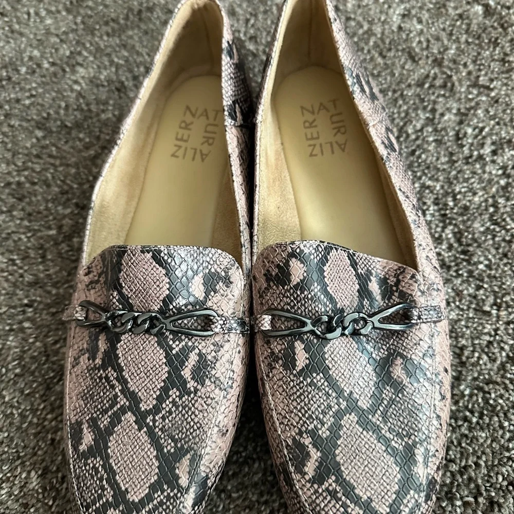 Naturalizer Kayden Beige and Black Snake Print Loafers sz 7.5 Worn Once